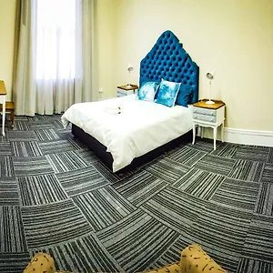 2* Hostel The Harbour Masters House